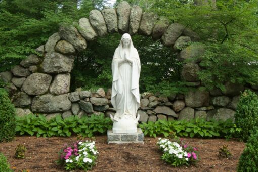 Statue symbolizing Hope